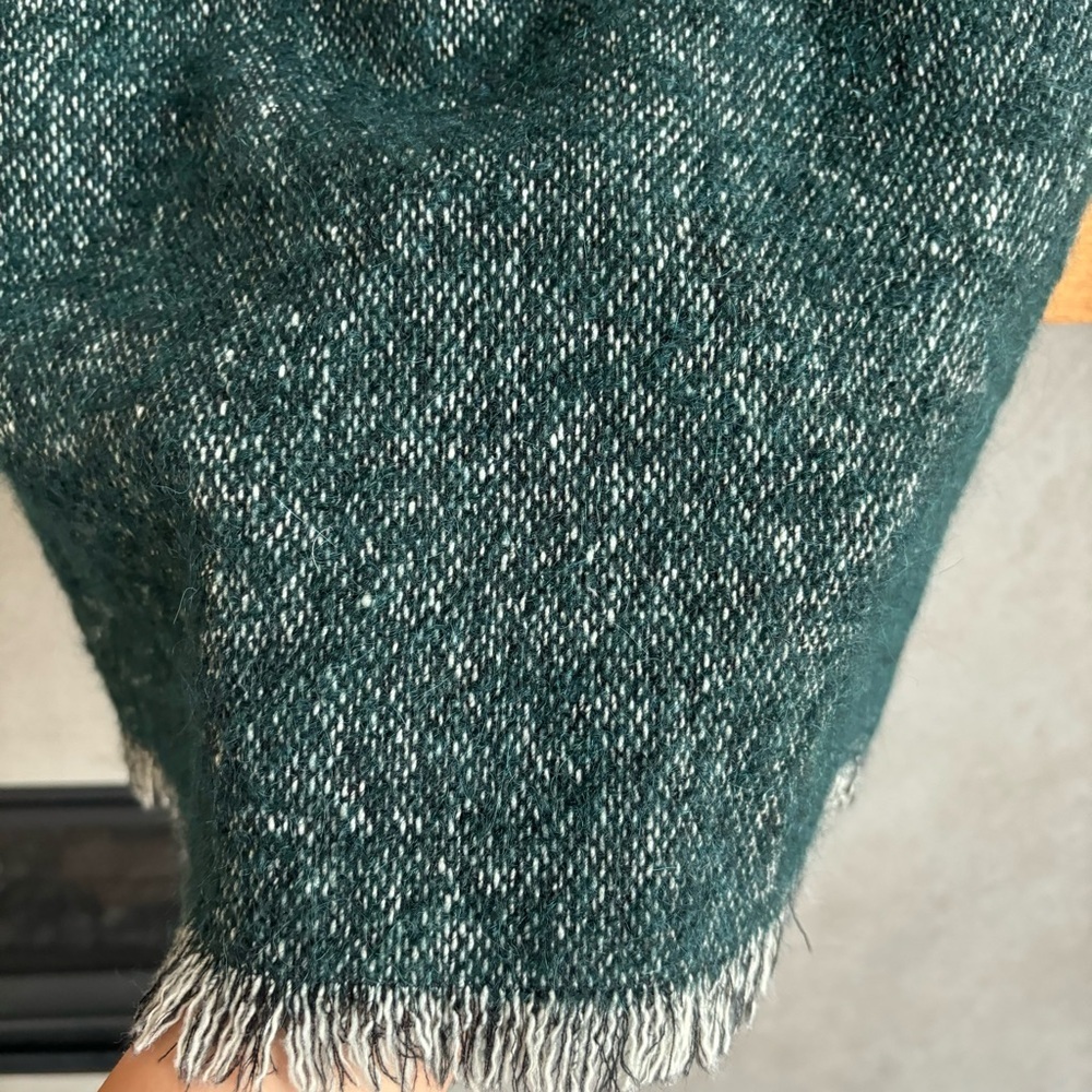 DOLCE & GABBANA GREEN TWEED COCO MINI SKIRT, Size 40/S - Picture 4 of 10